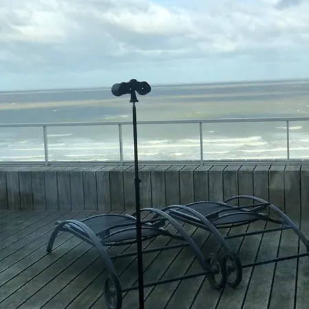 Penthouse Sea-loft Blankenberge, Uniek Zeezicht, Luxeloft Met 40m2 Terras! Apartment Blankenberge